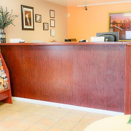 Budgetel Inn And Suites Atlanta Midtown Екстериор снимка