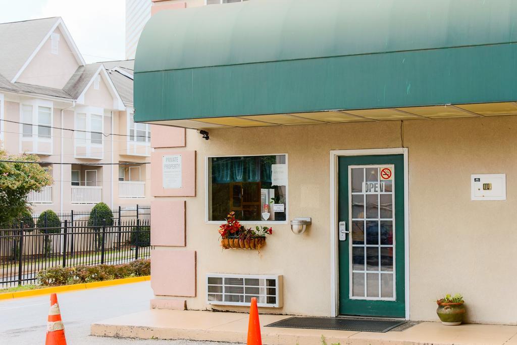 Budgetel Inn And Suites Atlanta Midtown Екстериор снимка
